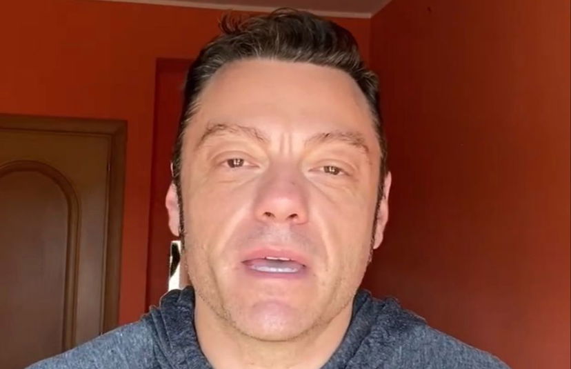 Tiziano Ferro non può lasciare la California a causa del divorzio: “Neanche fossi un criminale” preview