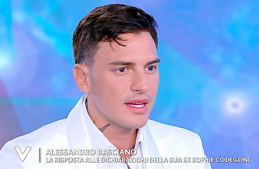 Alessandro Basciano svela la sua verità sul discusso schiaffo a Sophie Codegoni e aggiunge: “Perché mi deve rovinare se sono il papà di nostra figlia?” preview