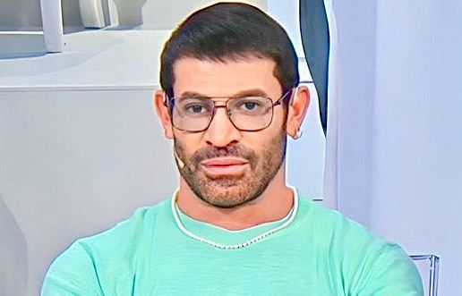 Uomini e Donne, Gianni Sperti sorprende: “Sono ufficialmente innamorato!” article-post