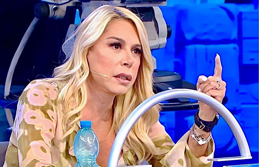 Amici 23, Anna Pettinelli pubblica il tremendo messaggio di un hater: “Ricevere critiche è normale, augurare la m0rte no!” preview