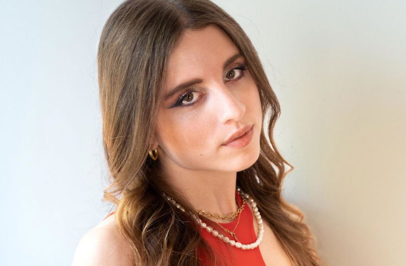 Amici 22, Angelina Mango e il suo rapporto con le critiche: “Salire sul palco in culotte ed essere la persona con più problemi di autostima al mondo…” preview