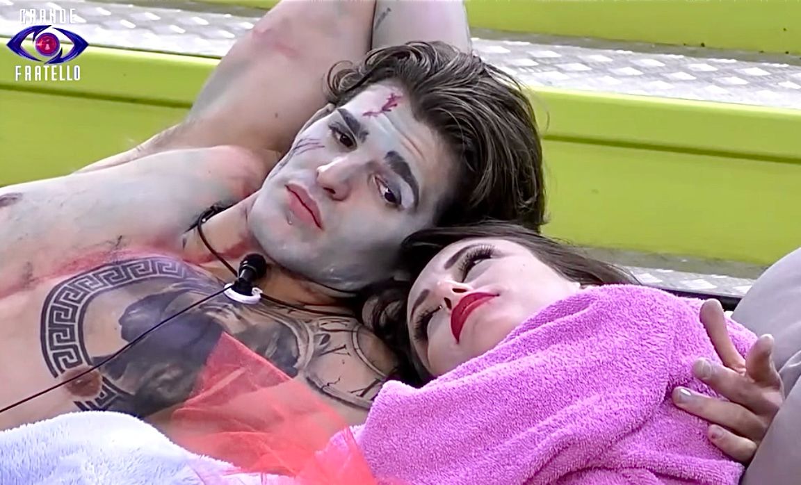 Grande Fratello, Paolo Masella sempre più vicino a Letizia Petris: “Tu sei una donna che vale mille, mi fai sentire appagato” article-post