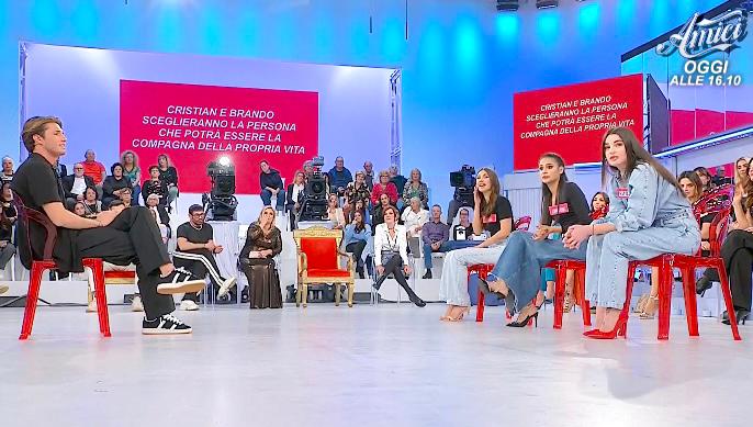 Uomini e Donne, Sonny Di Meo critica il trono di Brando Ephrikian: “Ormai è diventato Bambini e Bambine!” preview