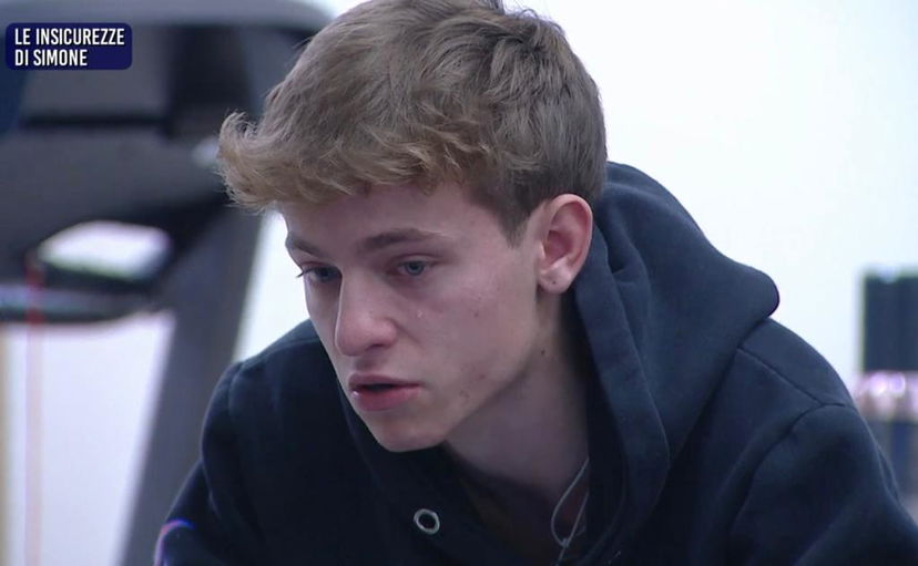 Amici 23, un nuovo compito getta ulteriormente nello sconforto Simone Galluzzo: “Io ho già toccato il fondo…” preview