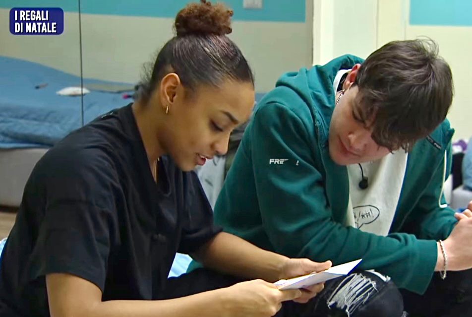 Amici 23, Petit sorprende Marisol Castellanos con un regalo e una romantica lettera d’amore article-post