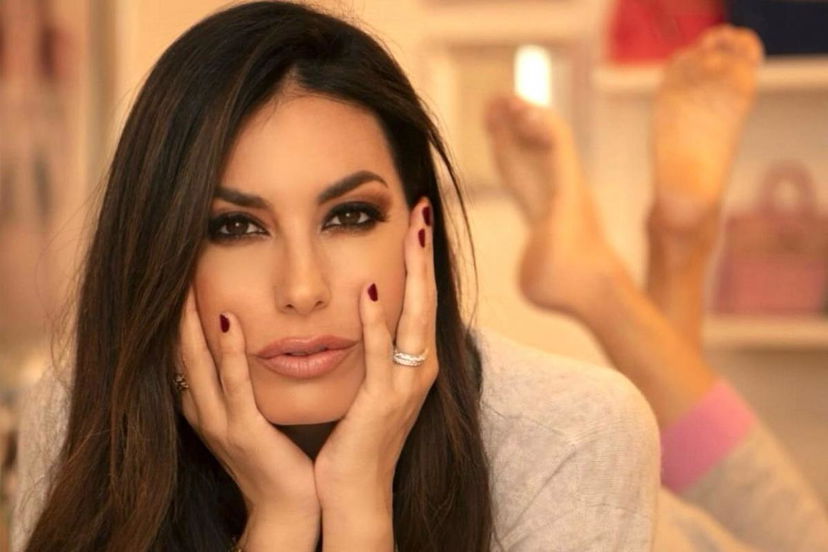 “Stesso chirurgo plastico di Ilary Blasi”: la replica di Elisabetta Gregoraci al commento di una follower preview