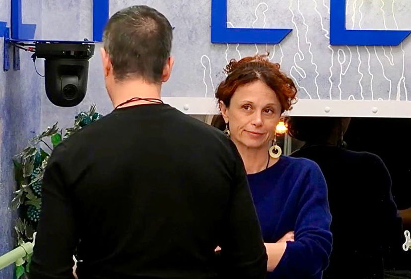 Grande Fratello, Massimiliano Varrese confessa di essere stato attratto da Beatrice Luzzi che replica: “Non sarebbe stata una buona idea perché…” preview