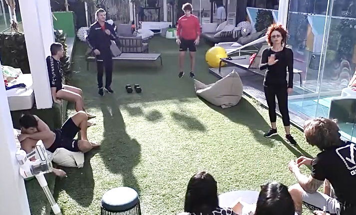 Grande Fratello, tutti contro tutti in Casa: Beatrice Luzzi accusa Mirko, Perla e Letizia. Anita al veleno contro Vittorio preview