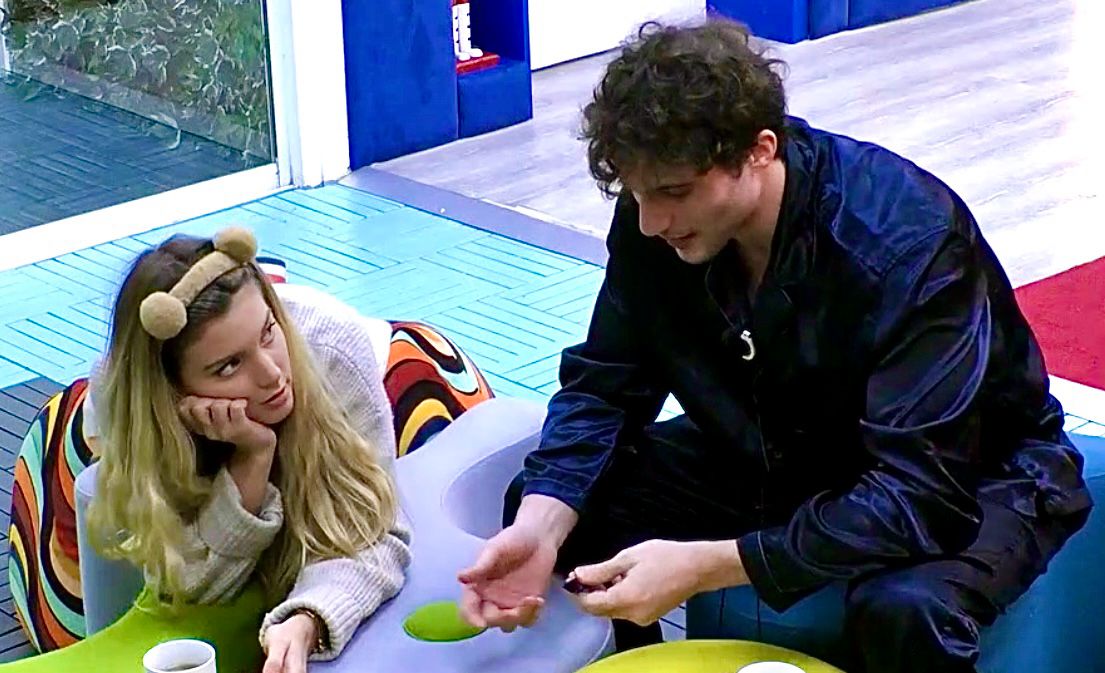 Grande Fratello, Federico Massaro confessa perché gli piace tanto Anita Olivieri: “Quando la guardo mi fa un effetto strano…” article-post