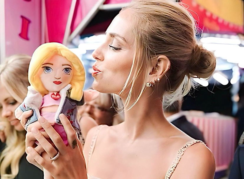 Chiara Ferragni, dopo il pandoro e le uova di Pasqua indagine sulle bambole con le sue sembianze preview