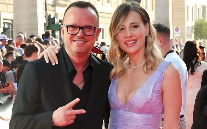 Gigi D’Alessio papà per la sesta volta? Ecco a che mese di gravidanza sarebbe la compagna Denise Esposito preview