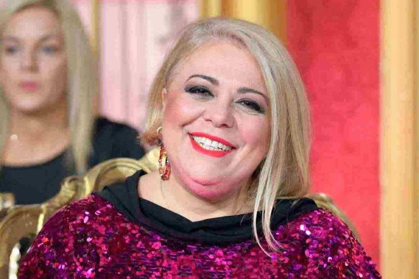 Isola 2024, Rossella Erra possibile naufraga: “È vero che mi hanno contattata, per me è un grande onore ma ci devo riflettere perché…” preview