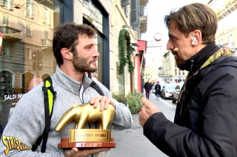 Striscia la Notizia, Tapiro d’Oro a Stefano De Martino: “Se smentisco la storia con Alessia Marcuzzi? Certo! Le persone vogliono vedere il sangue ma…” preview