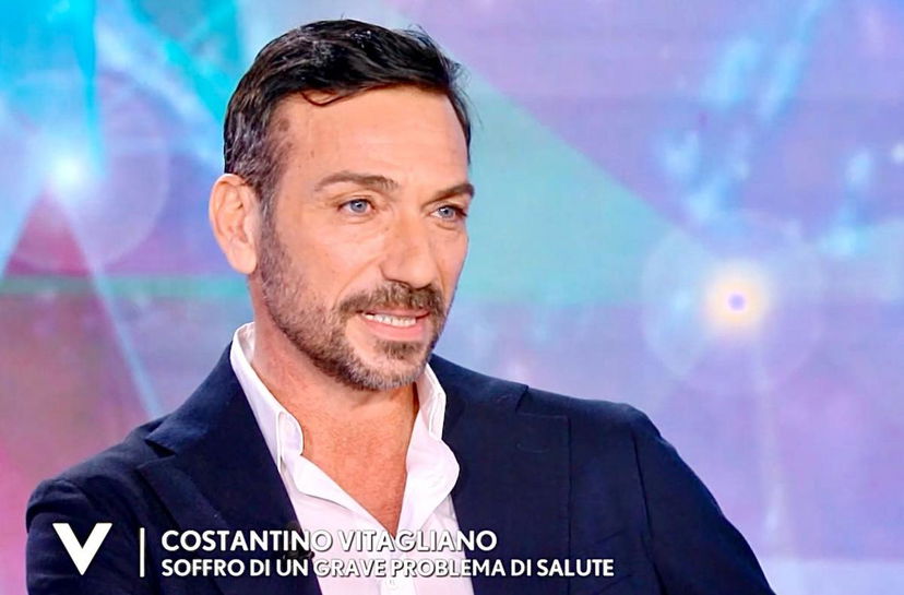 Verissimo, Costantino Vitagliano spiega quale rara malattia l’ha colpito: “Sono in pericolo quotidianamente, non si sa come andrà” preview