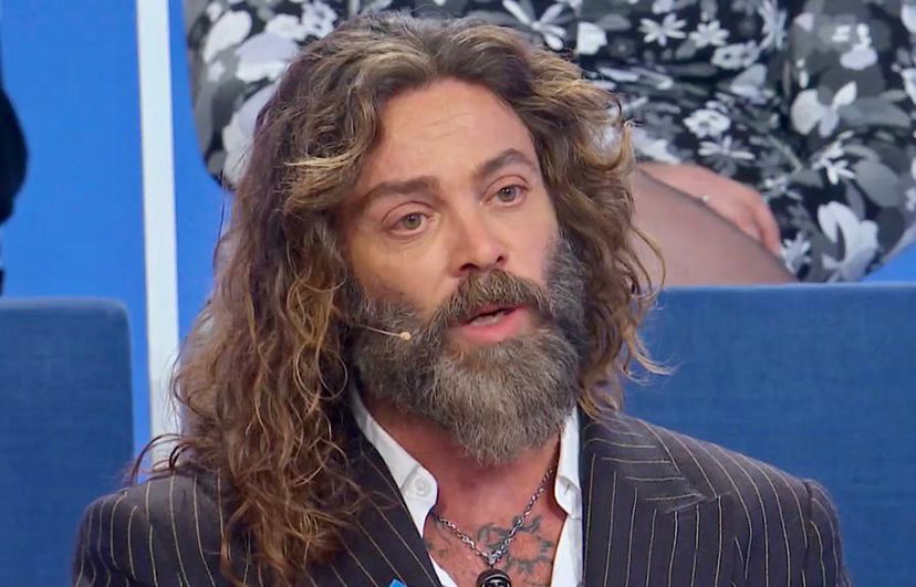 Uomini e Donne, Ernesto Russo choc: “A marzo ho rischiato di m0rire” preview