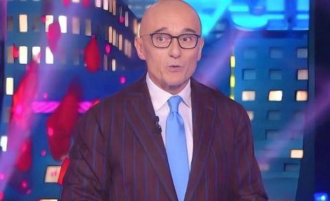 Alfonso Signorini: “Ecco come sono sopravvissuto agli attacchi di Fabrizio Corona” preview