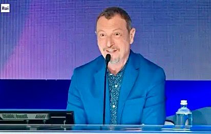 Sanremo 2024, la conferenza stampa della seconda serata: l’ordine di uscita dei 15 Big in gara e gli ospiti preview