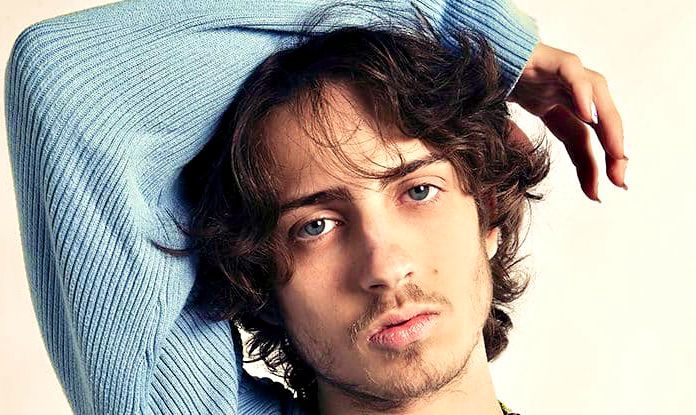 Sanremo 2024, “perché sei cambiato?”: la risposta di Sangiovanni ai fan article-post