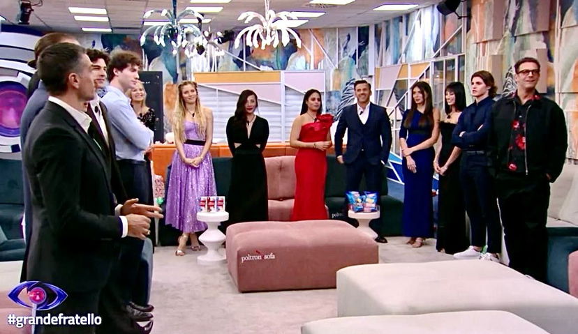 Grande Fratello, ex inquilina fa un’inaspettata dedica al fidanzato: “Non ci chiamiamo ‘amore’ e non diciamo mai ‘ti amo’ ma…” preview