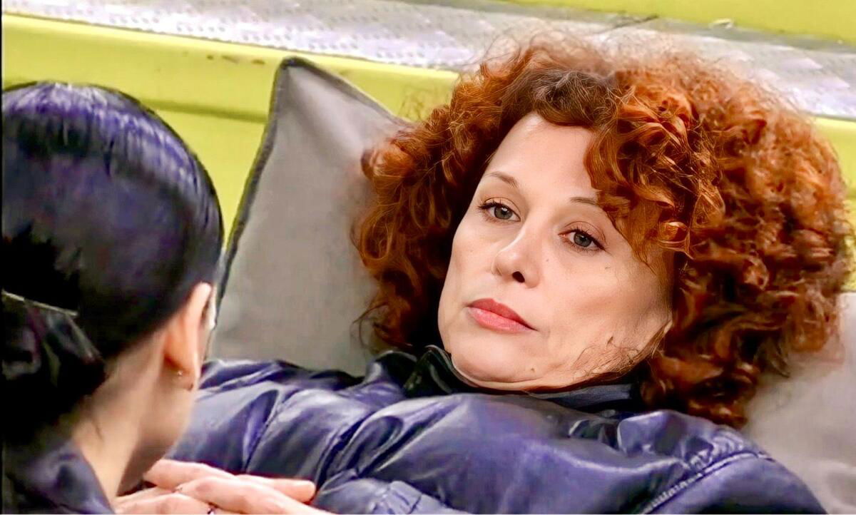 Grande Fratello, la lucida analisi di Beatrice Luzzi dopo essere finita (di nuovo) al televoto: “Nominare me per voi è la cosa più facile perché…” article-post