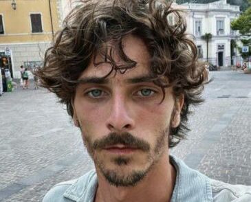 Alessandro De Santis dei Santi Francesi si è cancellato dai social per non sentirsi dare del “bello”? Parla lui e chiarisce le cose preview