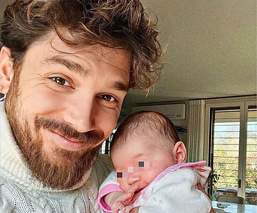 Uomini e Donne, Andrea Cerioli risponde alle critiche del web dopo aver pubblicato un video insieme alla piccola Allegra: “Crescetevi i vostri figli!” preview