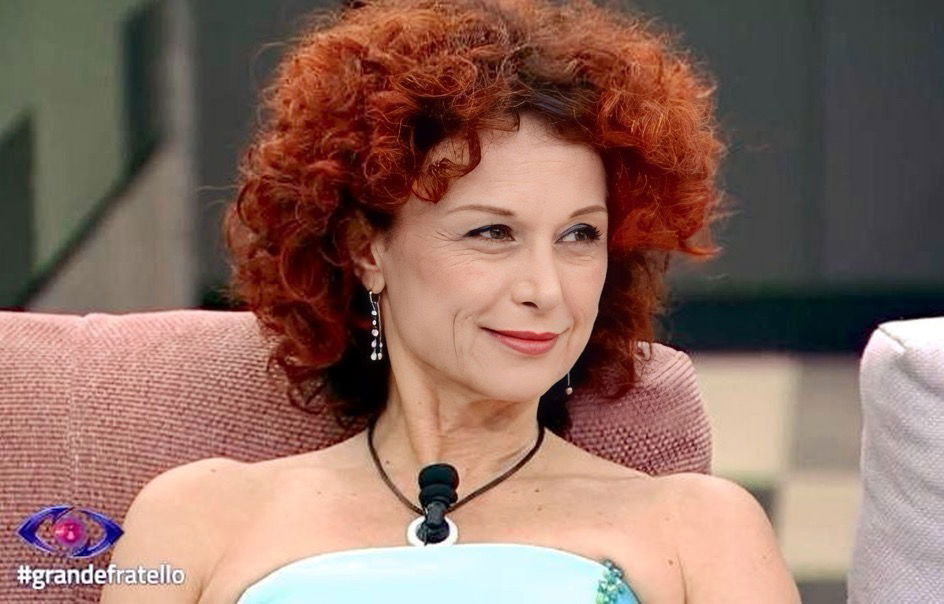 Grande Fratello, Beatrice Luzzi papabile opinionista della prossima edizione? La reazione dell’attrice article-post