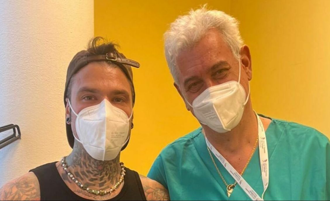 Fedez, parla il chirurgo che lo ha operato per il tumore: “Avevamo fatto un patto, ma lui dopo 48 ore…” article-post