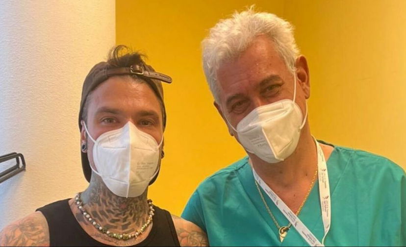 Fedez, parla il chirurgo che lo ha operato per il tumore: “Avevamo fatto un patto, ma lui dopo 48 ore…” preview
