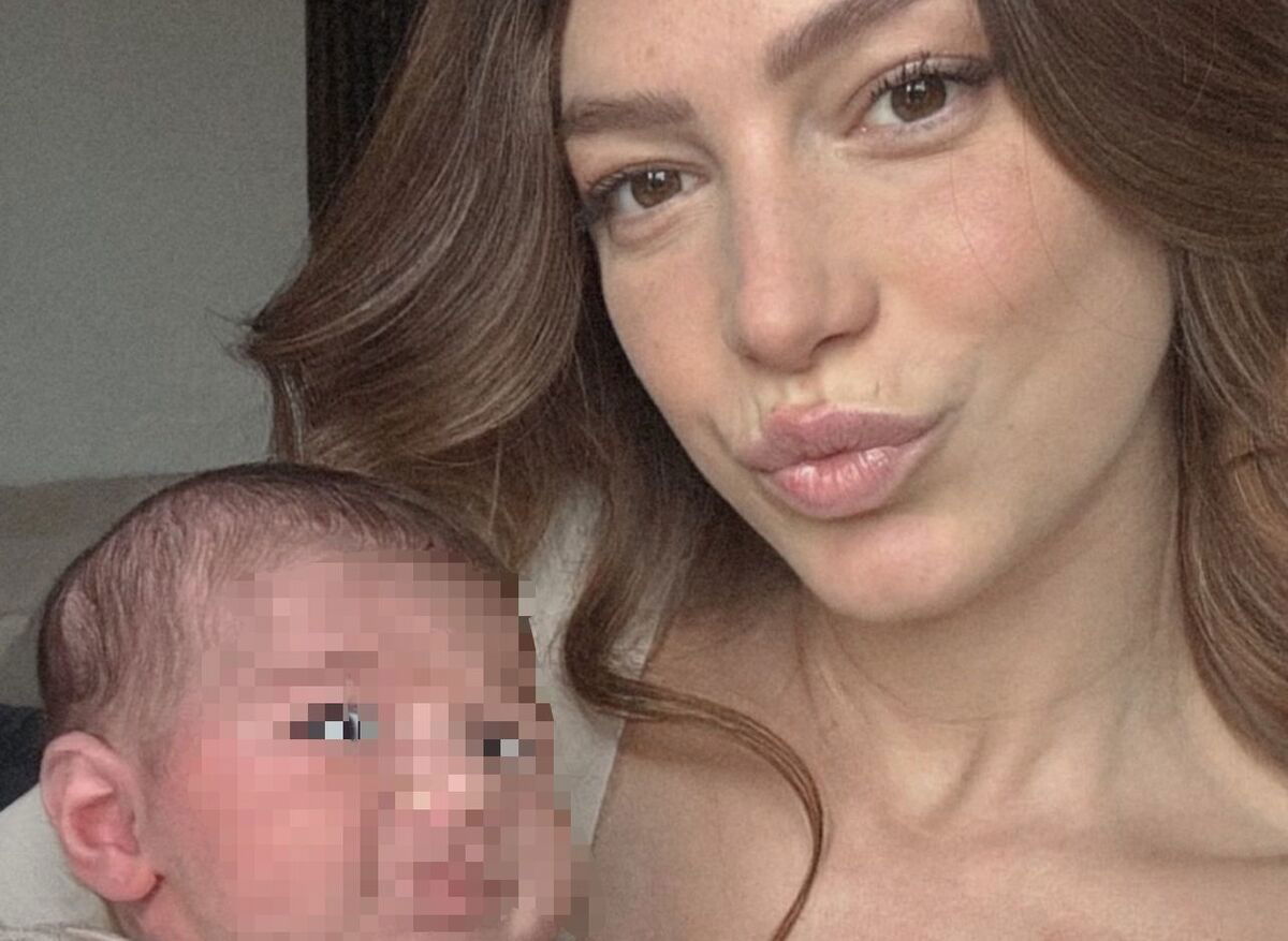 Uomini e Donne, Arianna Cirrincione risponde a chi l’accusa di esporre troppo la figlia sui social article-post