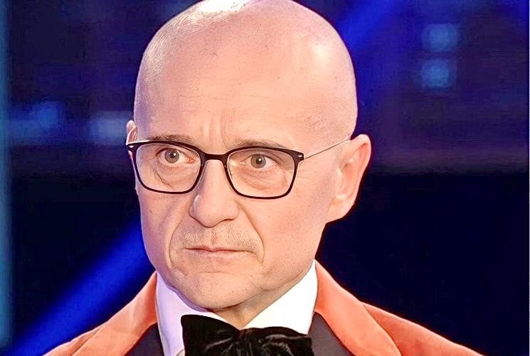 Grande Fratello, Alfonso Signorini confessa: “Ecco i 3 eventi che hanno segnato la mia vita” preview