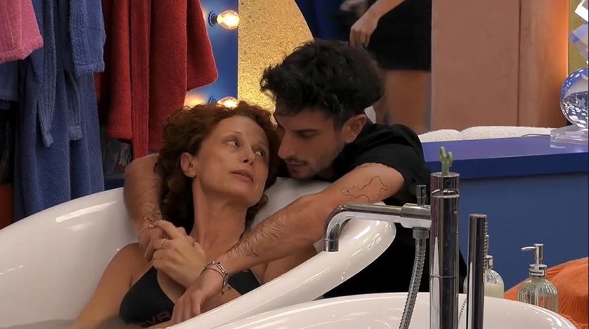 Grande Fratello, il gesto social di Giuseppe Garibaldi per Beatrice Luzzi che sta facendo sognare i fan preview