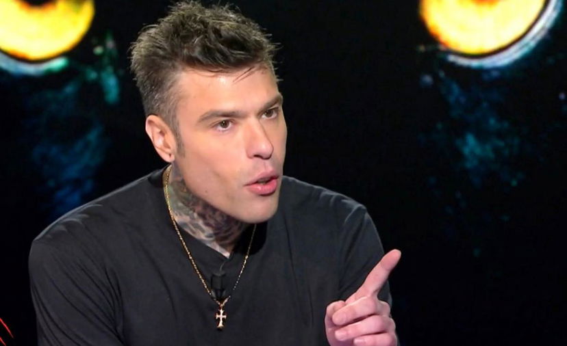 Fedez ospite a Belve spiega perché ha chiesto a Chiara Ferragni di non mostrare più i visi di Leone e Vittoria sui social preview