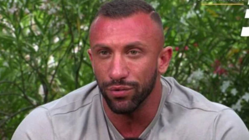 Temptation Island, Daniele De Bosis ammette: “Periodo di m*rda, mi sono isolato da tutti, ho iniziato a farmi seguire” preview