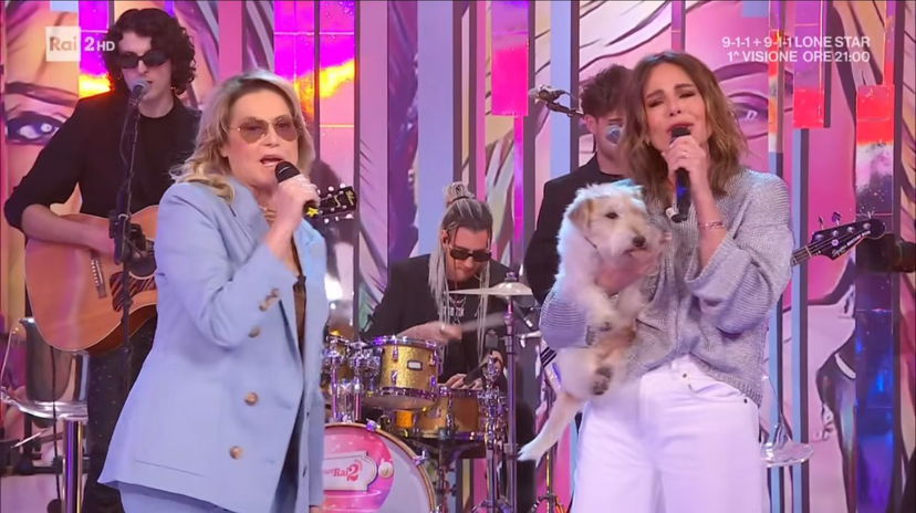 Simona Ventura dopo l’annuncio di una pausa è (già) tornata in onda a Citofonare Rai2 preview