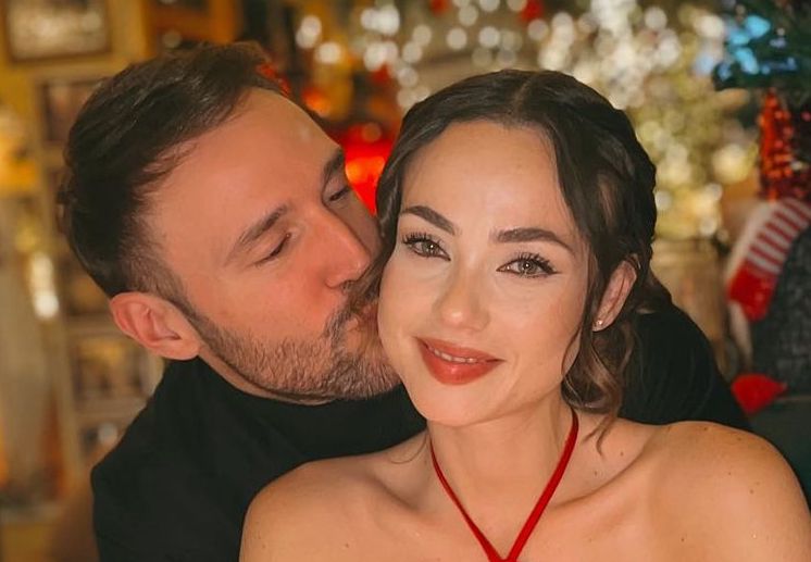 Rosalinda Cannavò pubblica il video del momento in cui ha svelato ad Andrea Zenga e ai parenti più cari di essere incinta article-post