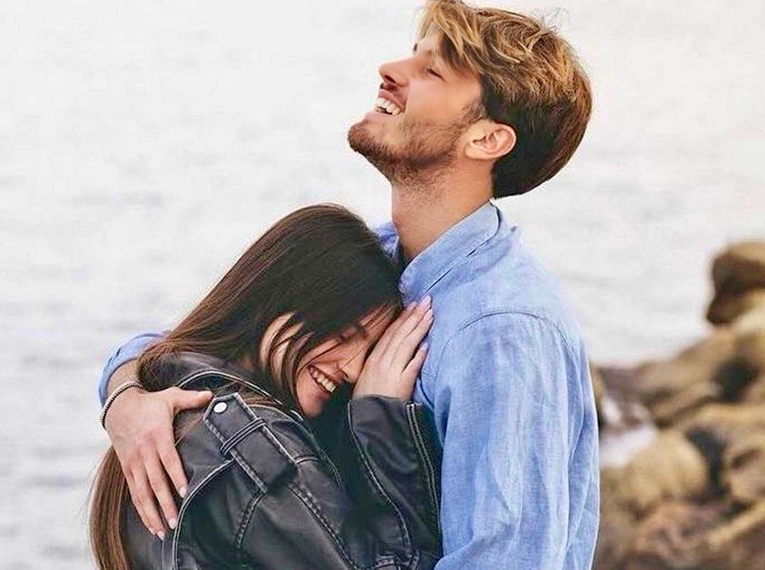 Uomini e Donne, Raffaella Scuotto ufficializza il ritorno con Brando Ephrikian e risponde così ai fan article-post