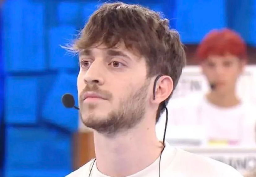 Amici 23, un ex volto del talent: “Dovrebbe vincere Holden, lui subisce il pregiudizio di essere ‘figlio di’ ma…” preview