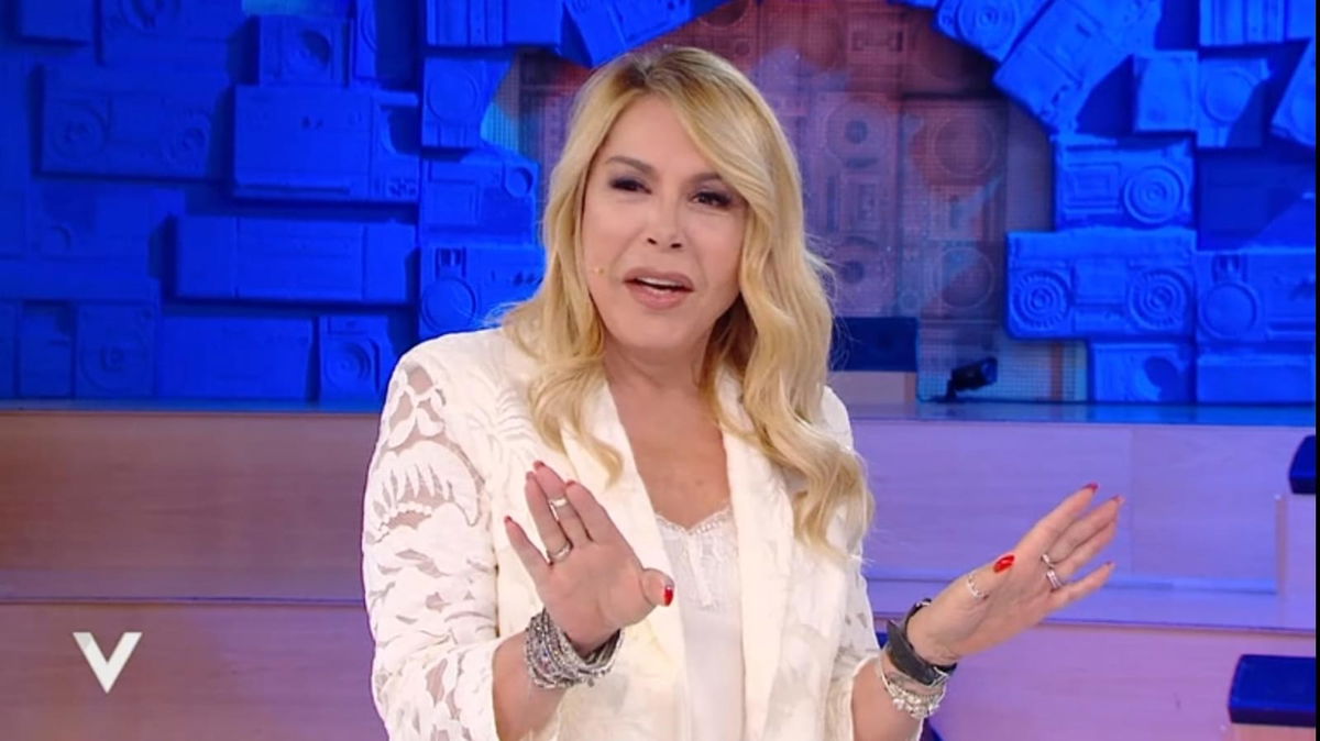 Anna Pettinelli a Verissimo annuncia di essersi lasciata col compagno Giuseppe: “Le persone non sono quelle che sembrano…” article-post