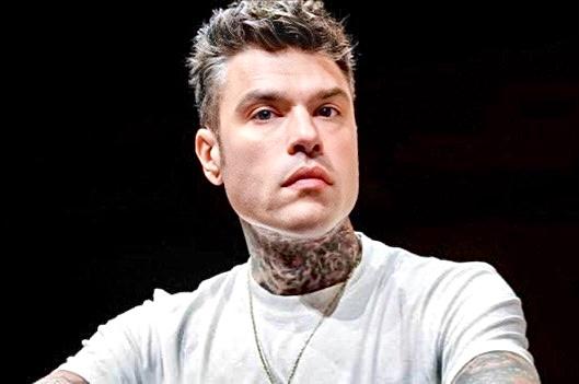 Fedez “portato d’urgenza al pronto soccorso”: ecco come sta (davvero) il cantante preview
