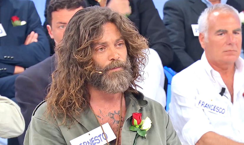 Ernesto Russo rompe il silenzio dopo aver abbandonato Uomini e Donne: “La segnalazione? Può essere stata Barbara De Santi a mandarla perché…” preview