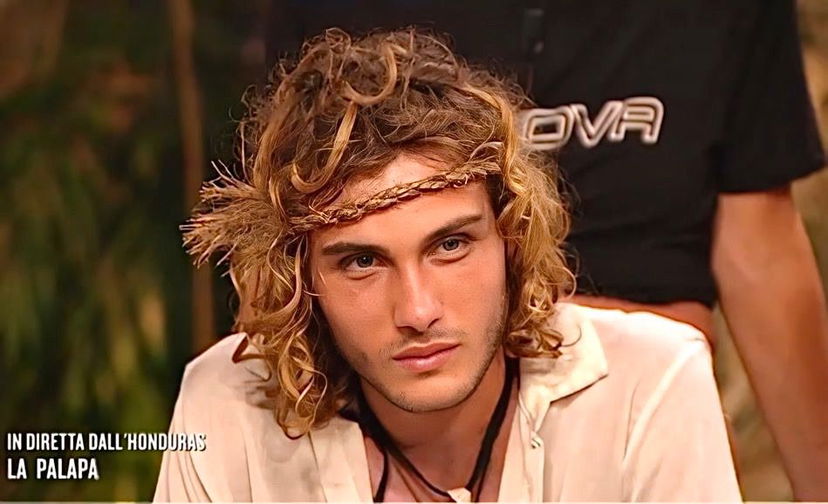 Isola 18, Pietro Fanelli replica agli hater: “Abuso di voi che siete stup*di, fate i manovali che non potete fare altro!” preview