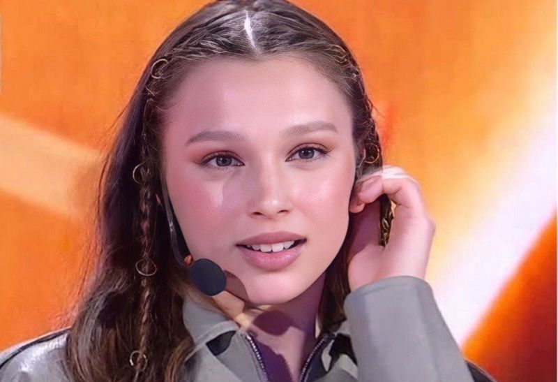 Amici 23, il papà di Sarah Toscano rivela di essere rimasto scioccato da un momento del percorso della figlia: “Rimasto di sasso” article-post