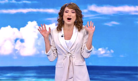 L’Isola dei Famosi, ecco chi condurrà la prossima edizione al posto di Vladimir Luxuria: il nome inaspettato preview