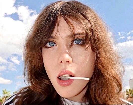 Amici 23, Lil Jolie: “Ecco qual è la richiesta più strana che mi hanno fatto i fan”. Poi svela con quale famoso cantante vorrebbe collaborare article-post