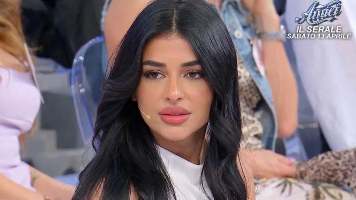 Uomini e Donne, Marika Abbonato torna sui social dopo il grave incidente in auto: “Credo di avere il malocchio!” article-post