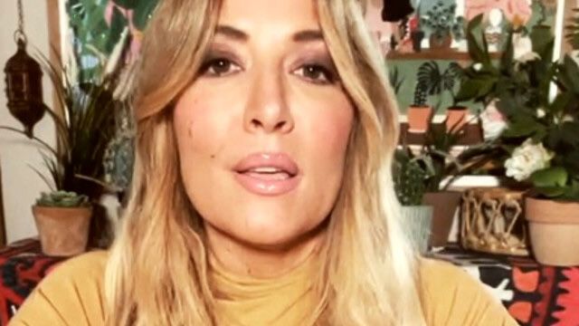 Selvaggia Lucarelli pubblica nelle sue storie i video di due famosi ex volti di Uomini e Donne e commenta: “Non è più aria” preview