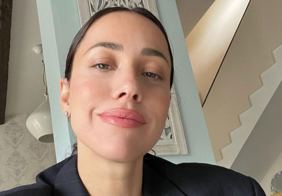 Uomini e Donne, Teresanna Pugliese inondata di critiche per il look premaman scelto per festeggiare il compleanno: la sua reazione article-post