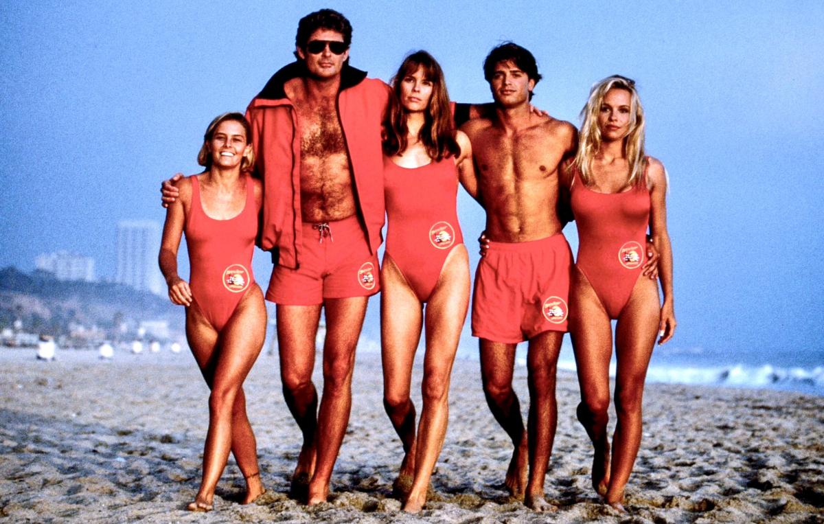 Baywatch, Nicole Eggert sta lottando contro un tumore al seno: “Le chemio hanno funzionato!”