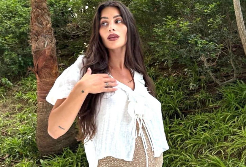 Ludovica Valli mostra il fisico imperfetto durante la gravidanza: “Nessun filtro, i miei figli mi hanno insegnato che…” preview